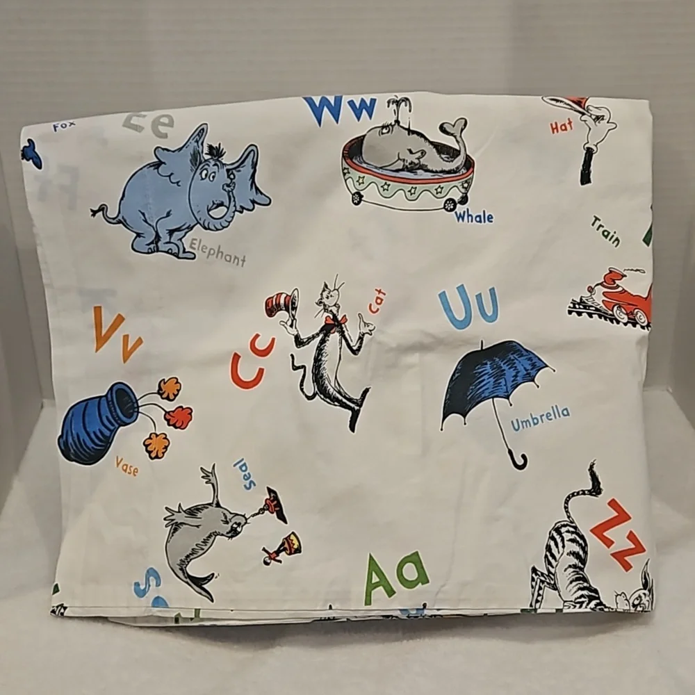 Pottery Barn Kids Dr. Seuss Vintage 2012 Standard Organic Cotton Pillowcase Set